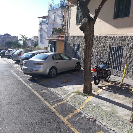 Vomero House With Free Parking 410 Cm Napoli Bagian luar foto