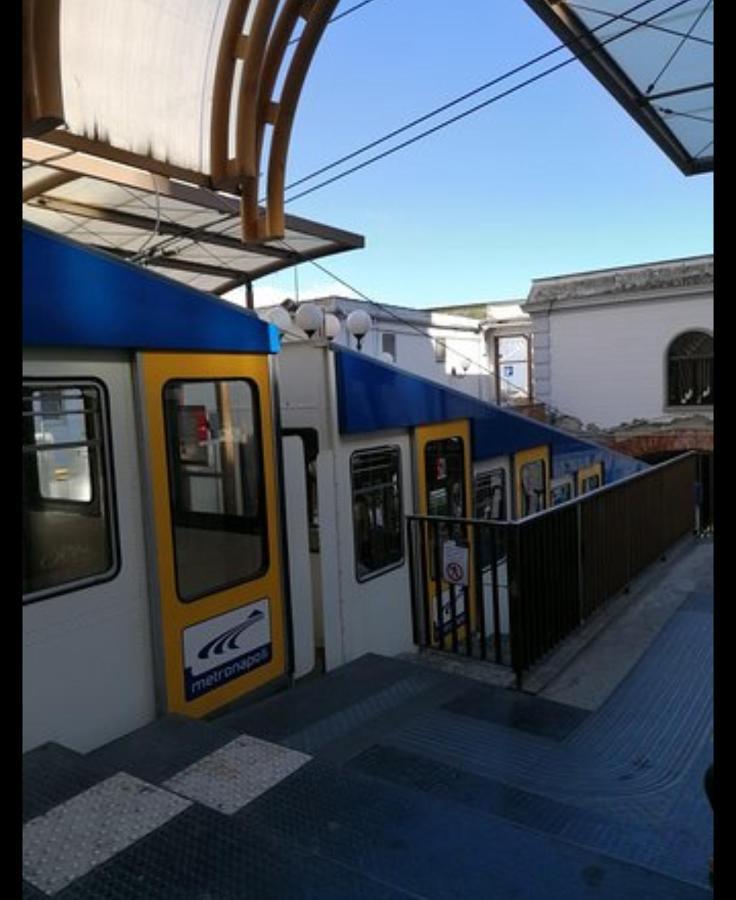 Vomero House With Free Parking 410 Cm Napoli Bagian luar foto