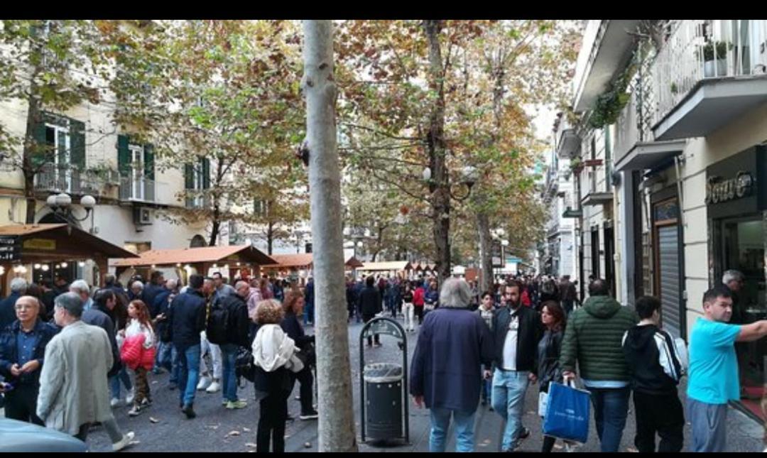 Vomero House With Free Parking 410 Cm Napoli Bagian luar foto
