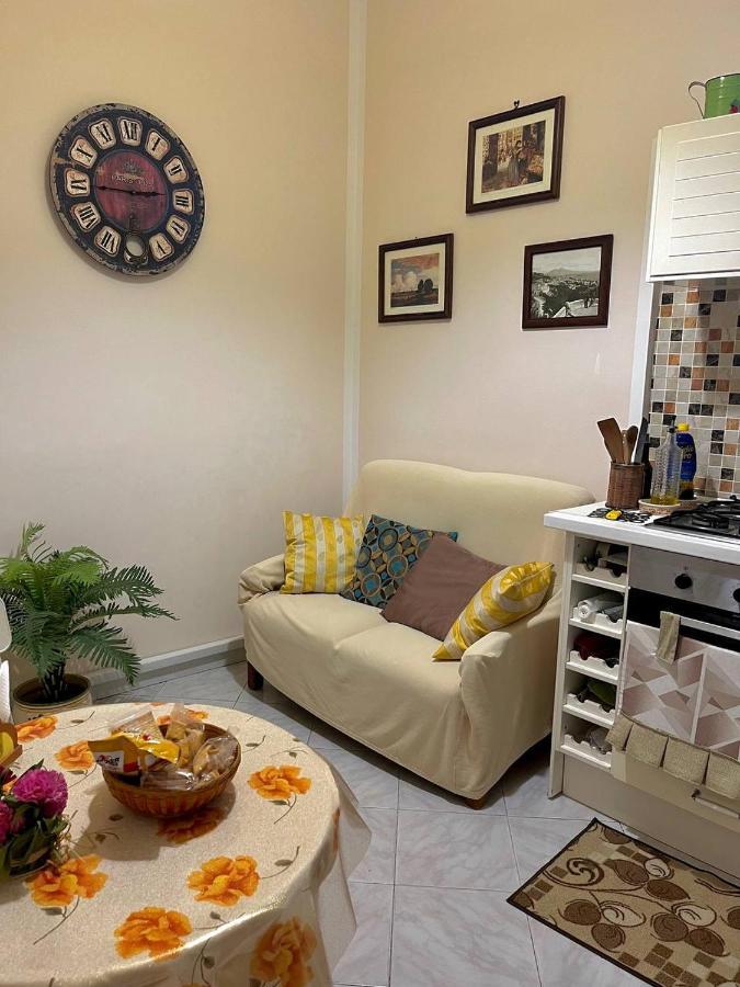 Vomero House With Free Parking 410 Cm Napoli Bagian luar foto