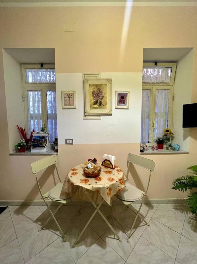 Vomero House With Free Parking 410 Cm Napoli Bagian luar foto