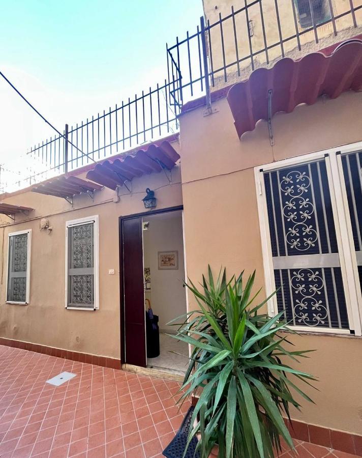 Vomero House With Free Parking 410 Cm Napoli Bagian luar foto